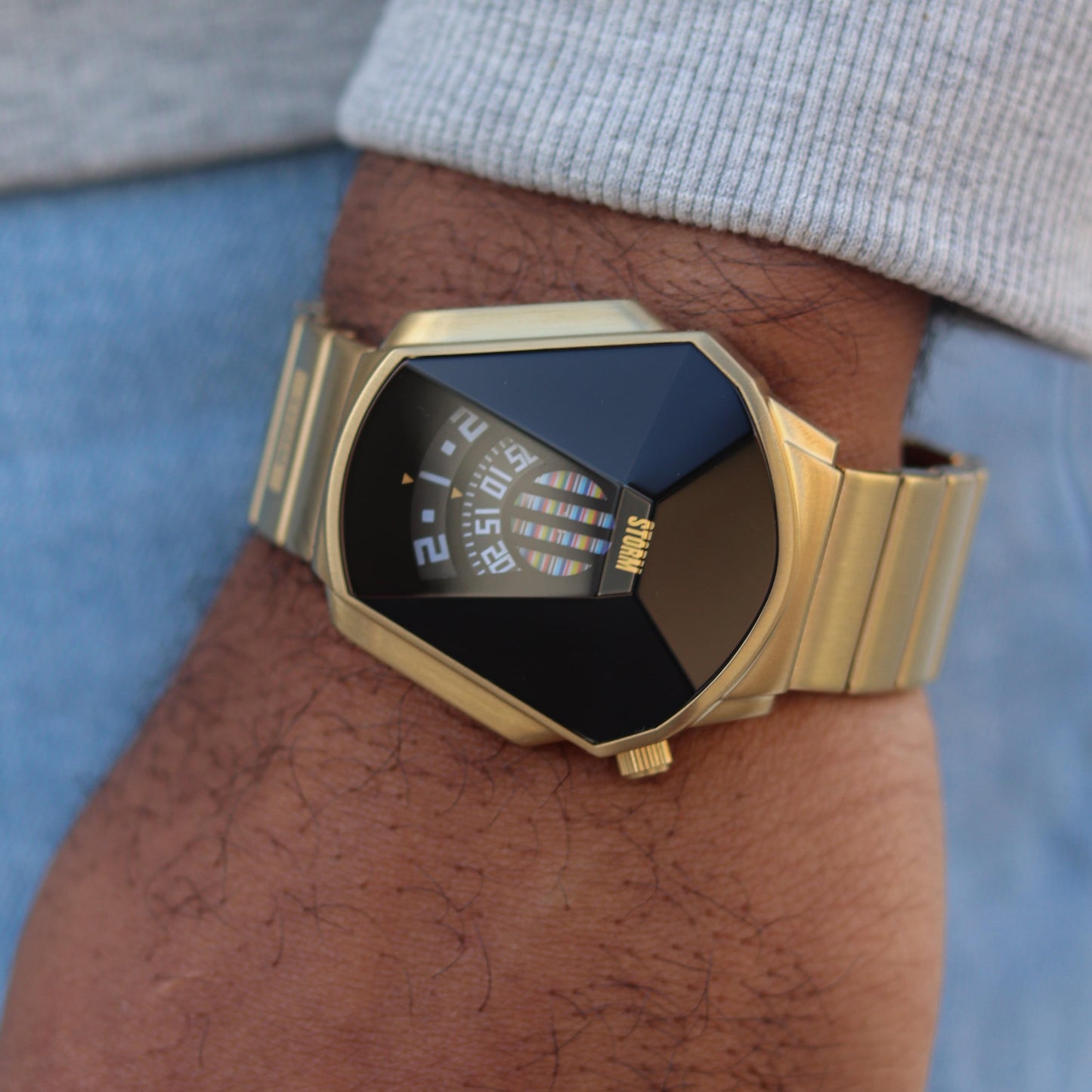 DARTH GOLD BLACK WRIST 2