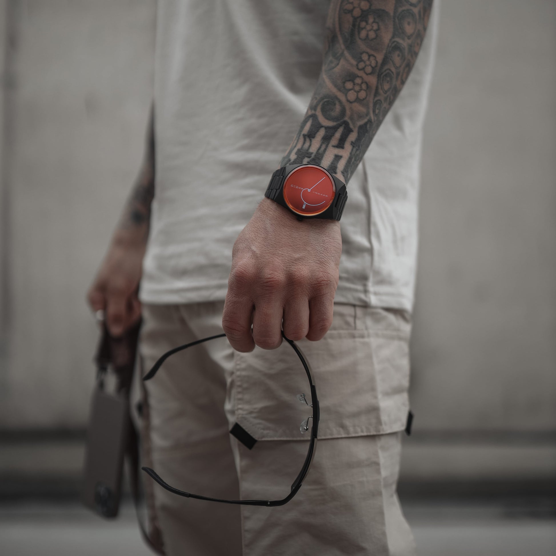 STORM FIBON-X SLATE RED LIFESTYLE 1