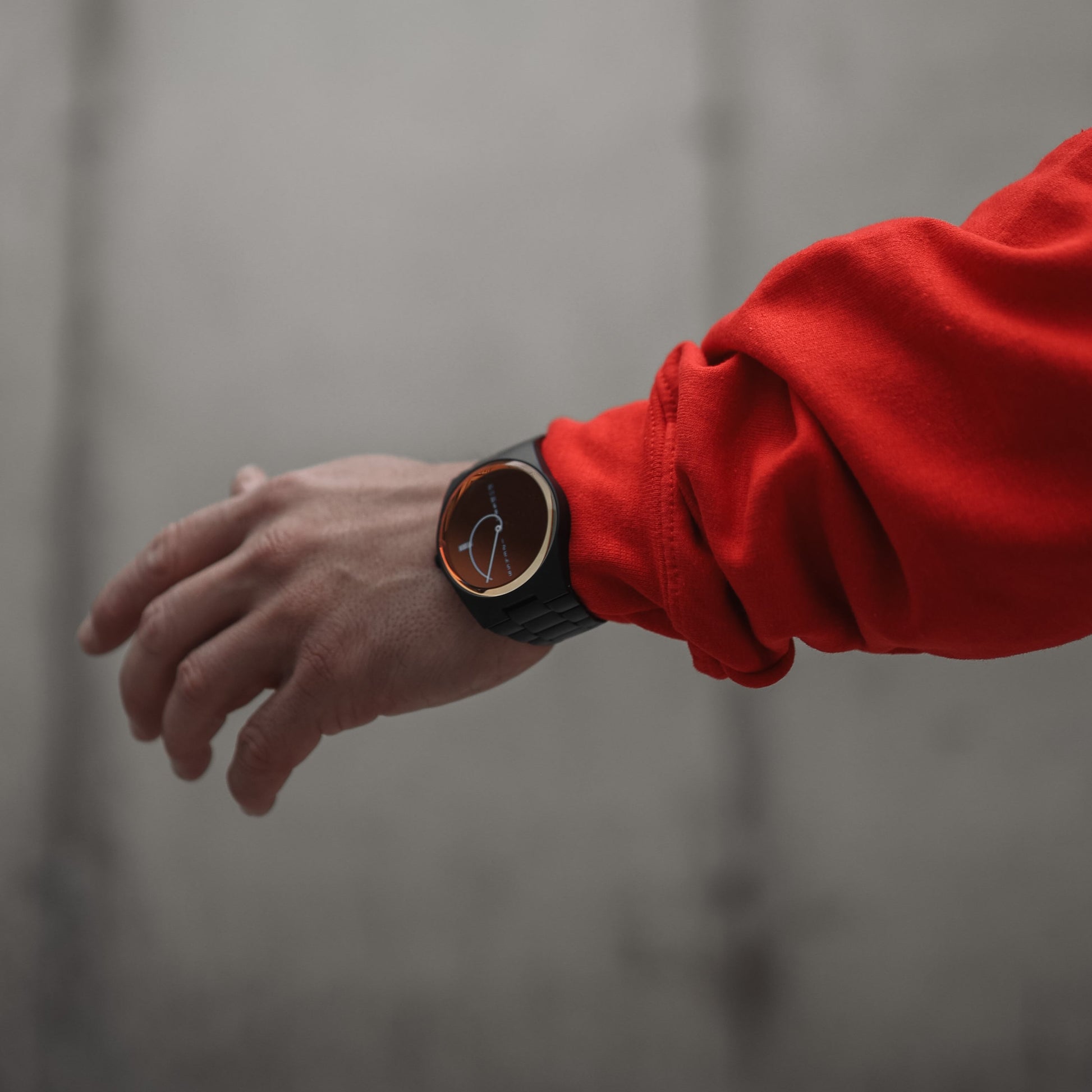 STORM FIBON-X SLATE RED LIFESTYLE 2