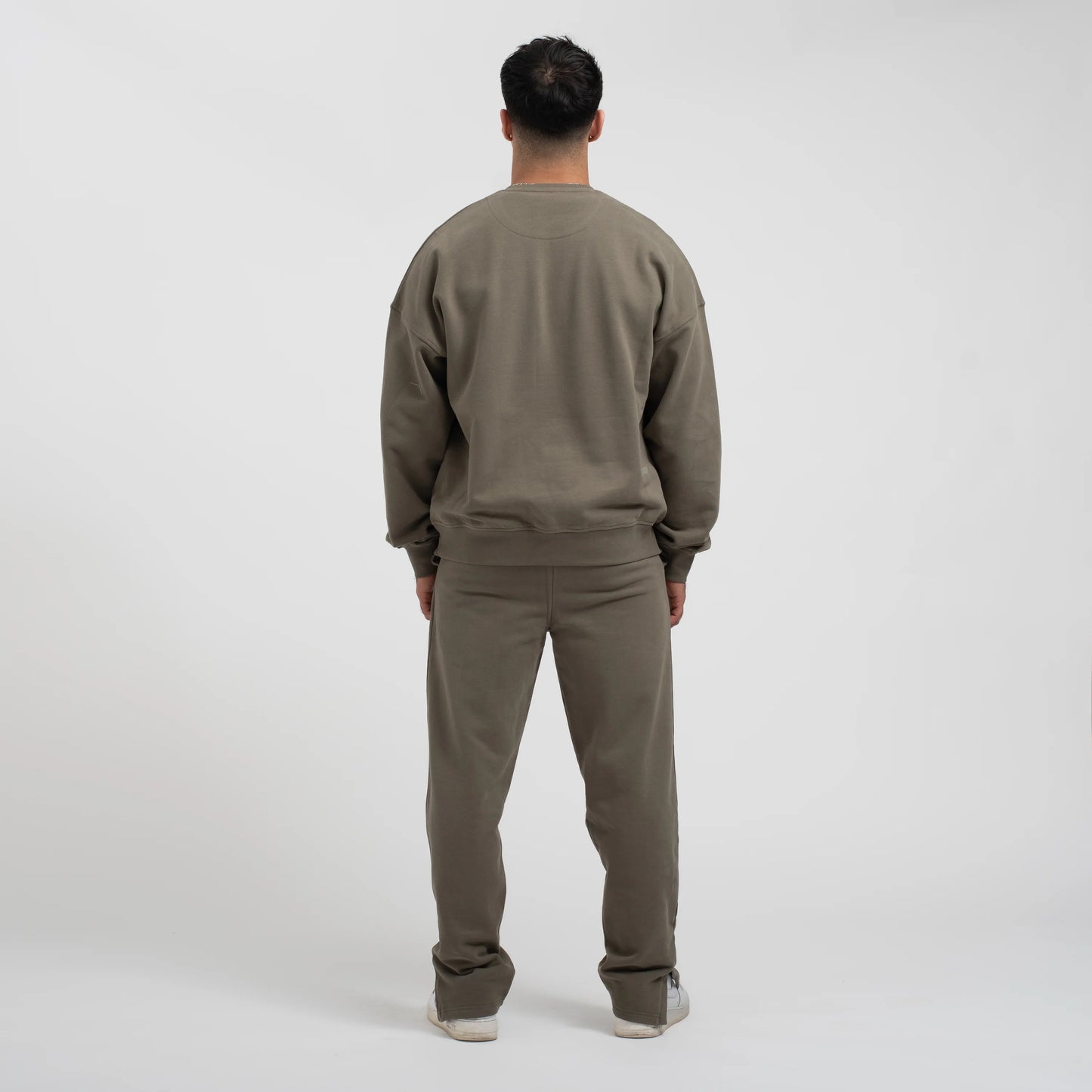 ESSENTIAL SWEATSHIRT OLIVE