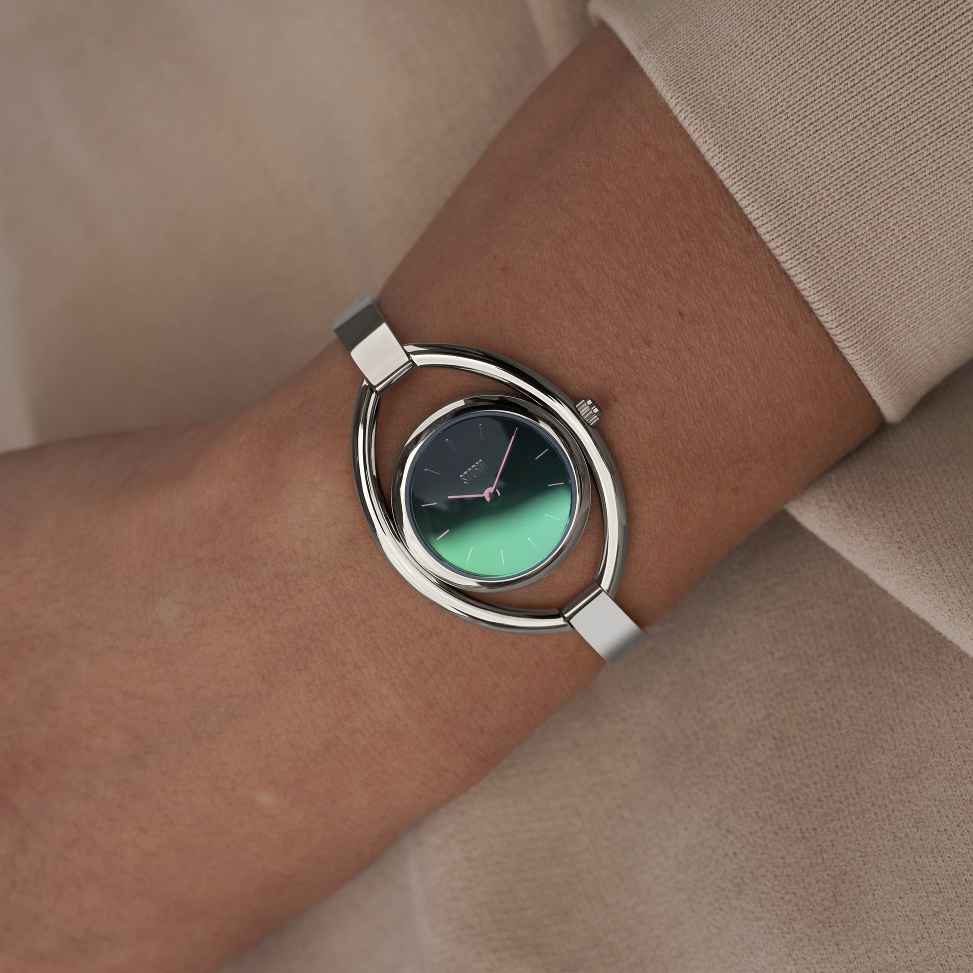 STORM ORLENA LAZER GREEN WRIST 1