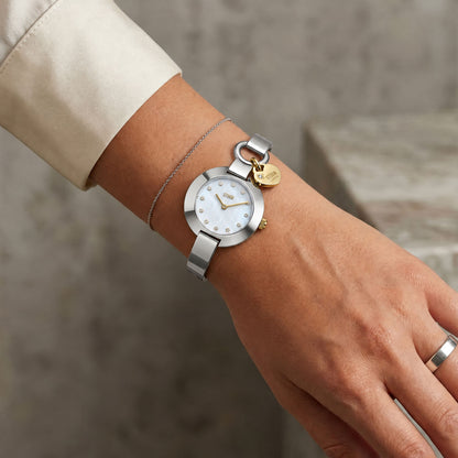 STORMELE WHITE WRIST 02