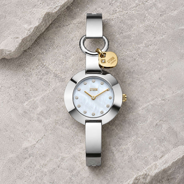 CONTEMPORARY ELEGANCE - MEDIA