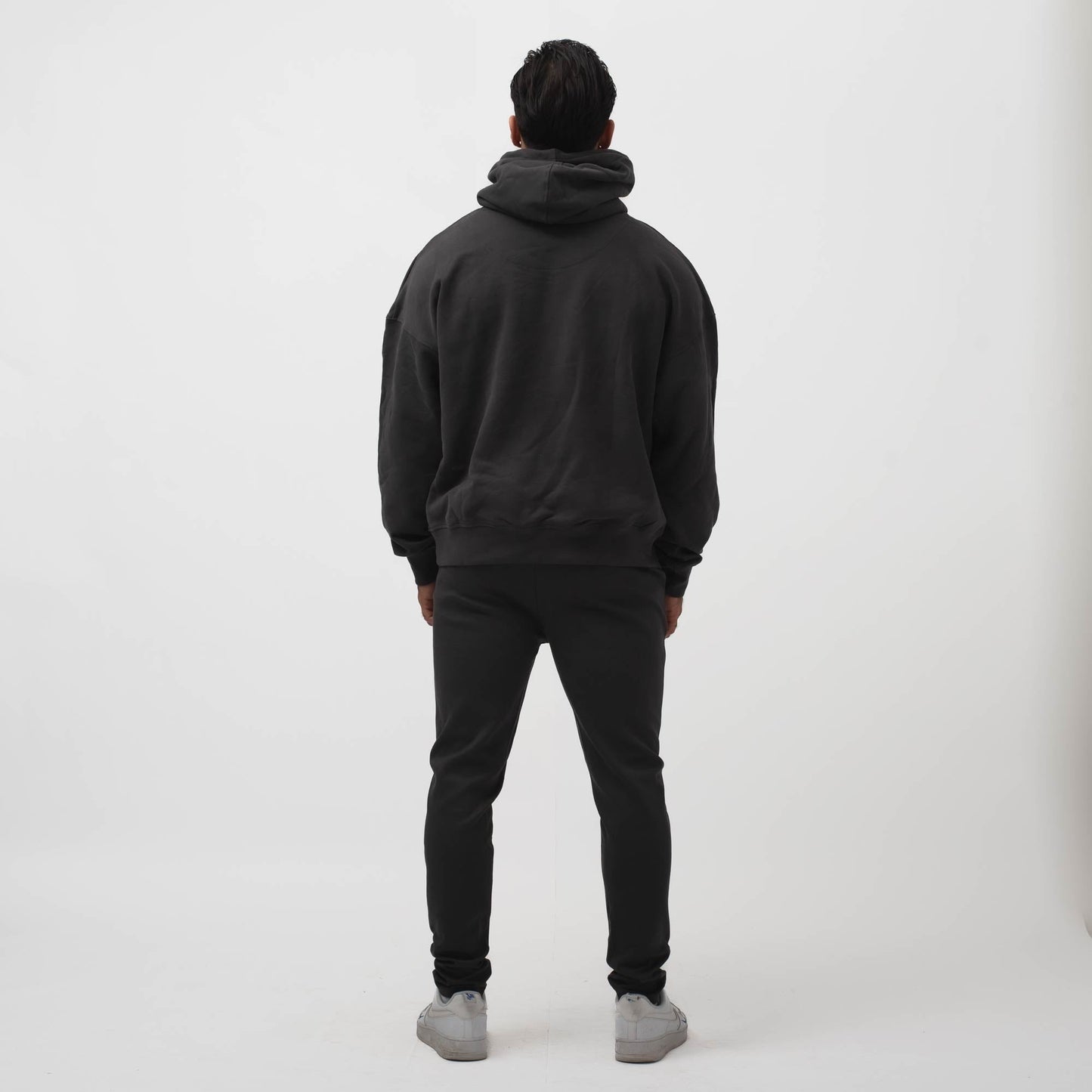 ESSENTIAL FITTED JOGGER SHADOW