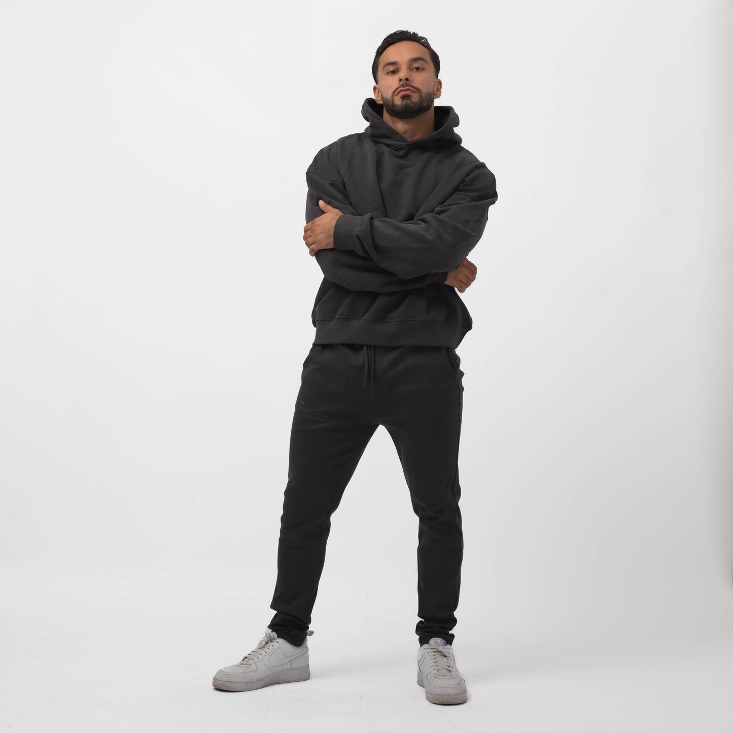 ESSENTIAL FITTED JOGGER SHADOW